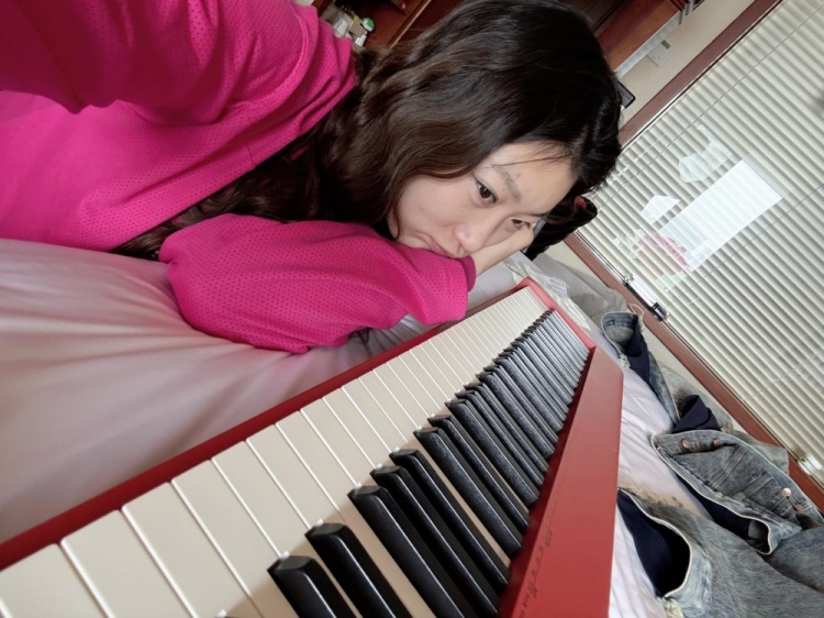 李梦晒情人节照片：这是个节但是希望你们每天都有得过啊