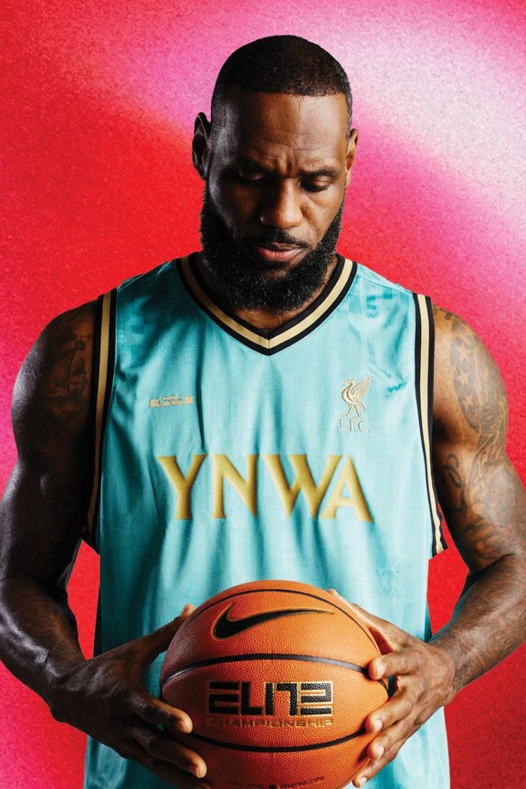 跨界祝贺！利物浦官推晒照恭喜詹姆斯5万分NBA历史首位