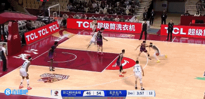 天神下凡！杰曼高打板不中曾凡博底线杀出单臂补扣
