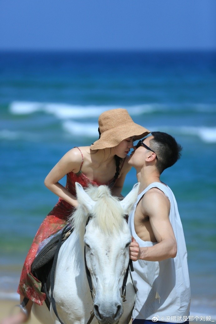 山东男篮球员刘毅晒三亚游玩照：过另一种生活