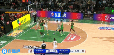 追到差1分！朱俊龙翻身压哨中投+胡金秋补篮+小布朗后仰中投！