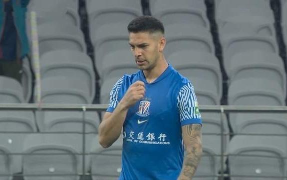 随队出征，申花小将推迟U22报到戴伟