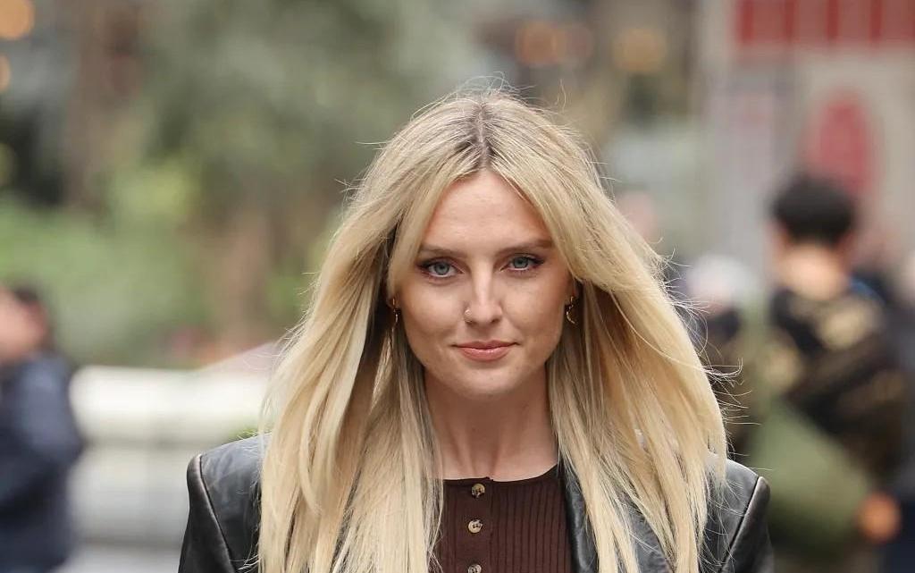 记者：张伯伦代表阿森纳U21出战曼联U