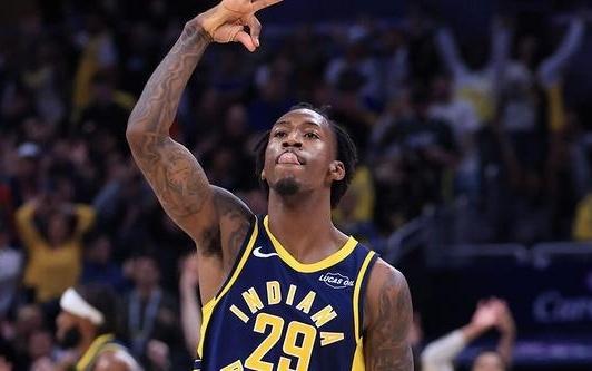 杰克逊25分10助攻0失误队史第三人比肩哈利和布罗格登