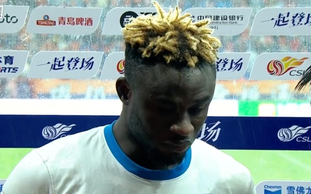 阿齐兹：太早丢球让局面困难，感谢远征