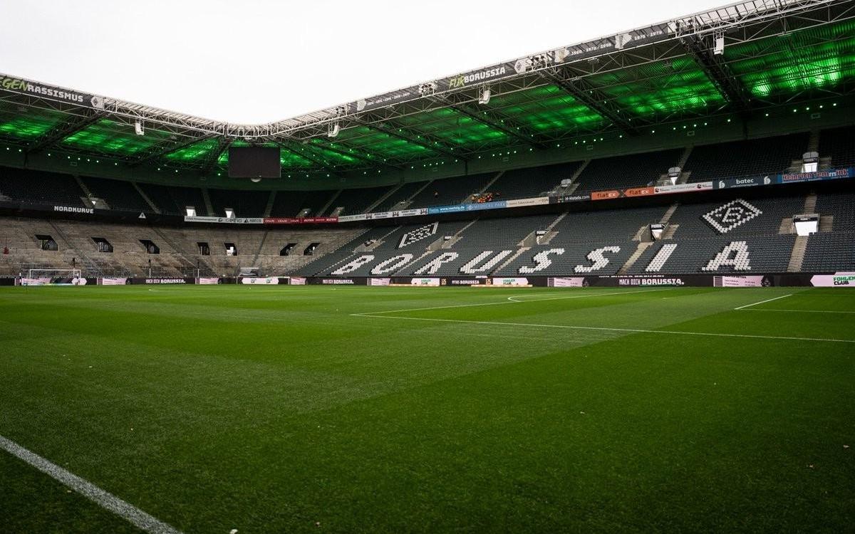 官方：拜仁客战门兴的比赛因交通原因推迟15分钟开球