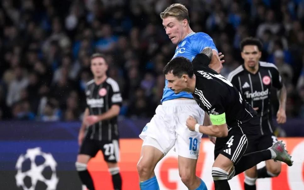 镜报：曼联1月无法召回霍伊伦，那不勒