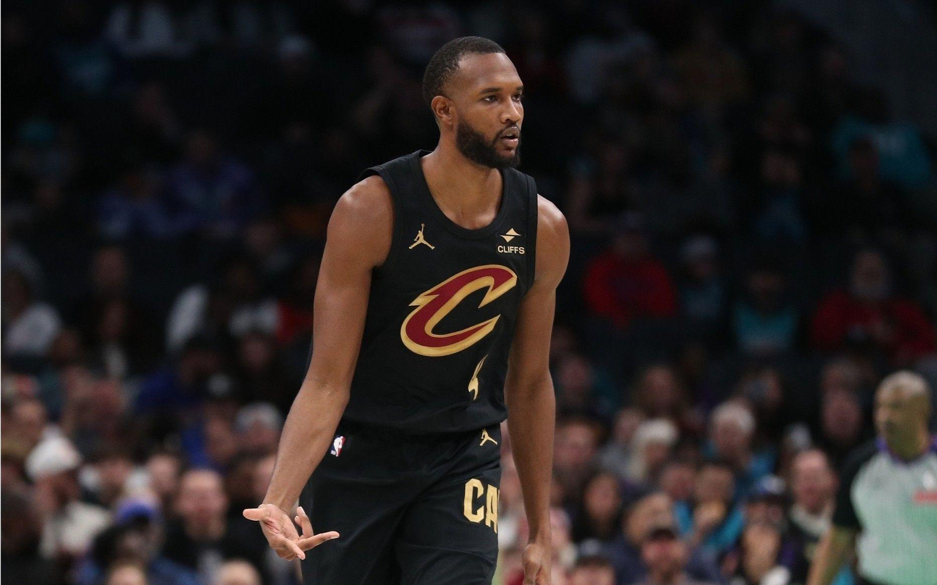 尽力了！莫布利单核17中11空砍29分8