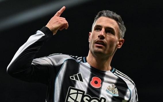 德天空：法比安舍尔在纽卡位置被佳夫