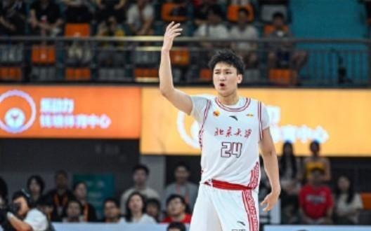 没打CBA先打NBA，管子煜登场19分钟得
