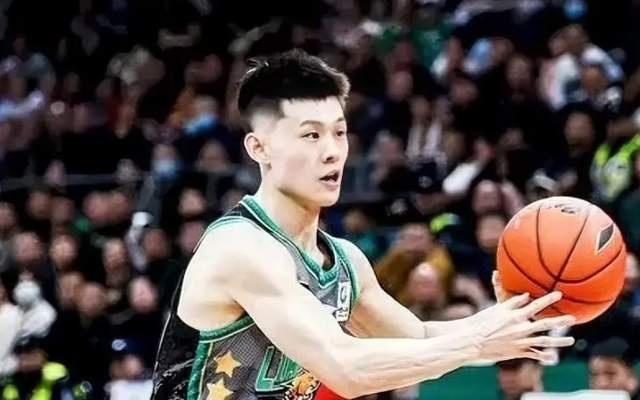 打工人不容易！山东小伙终于正名，用3个字表达心声，获杨鸣认可