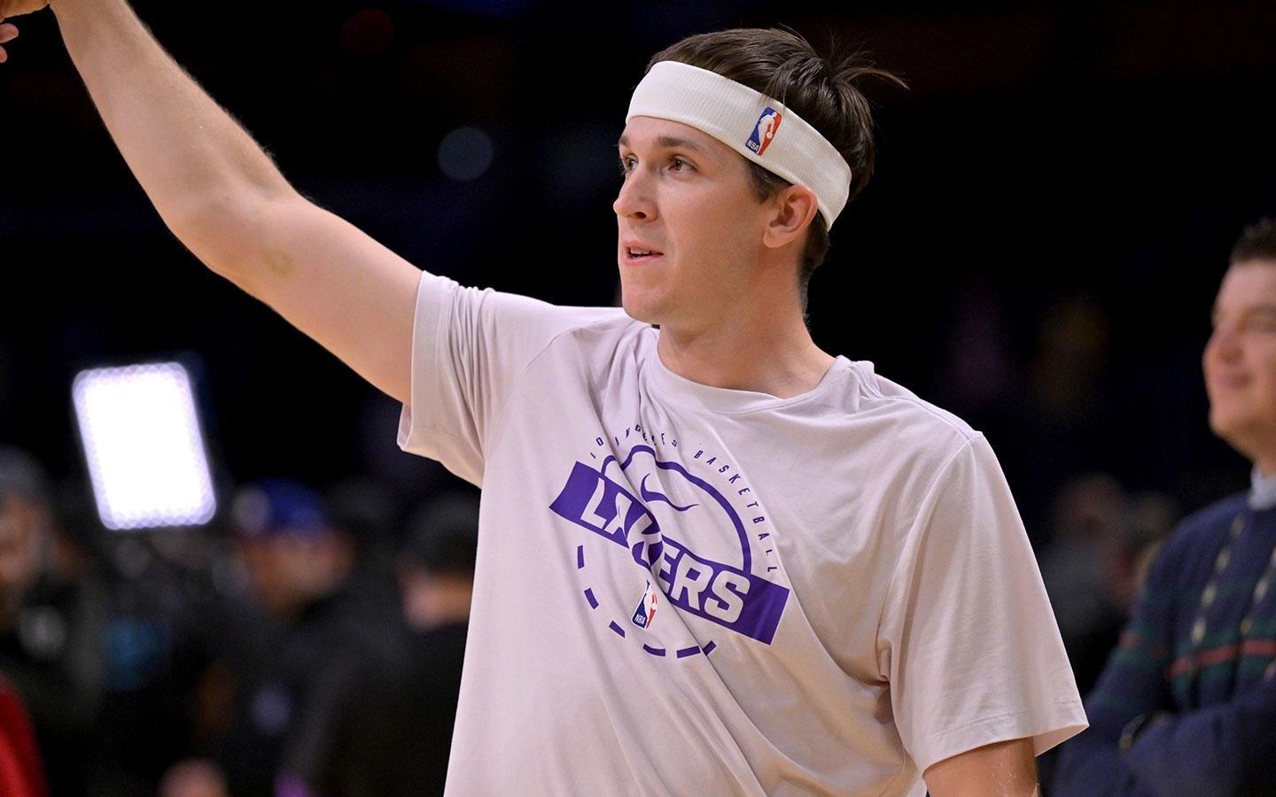 湖人队东契奇在NBA杯四分之一决赛