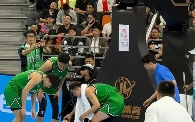 辽宁男篮遭打击！赵继伟预计伤停2个月将无缘CBA杯赛及赛季初比赛