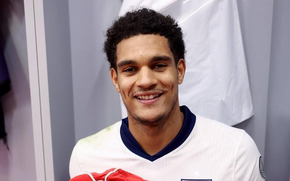 完成英格兰成年代表队首秀，夸安萨获