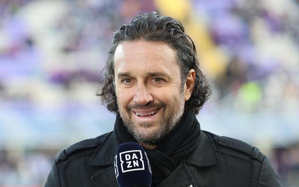 托尼：莱奥踢中锋表现不佳，回到熟悉的