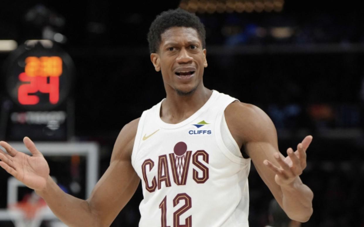 队内赛季报销第三人，记者：国王德安德烈亨特将接受眼部手术