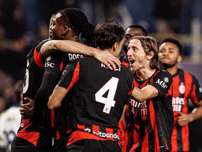 20到22！意甲榜首易主，米兰2球领先被