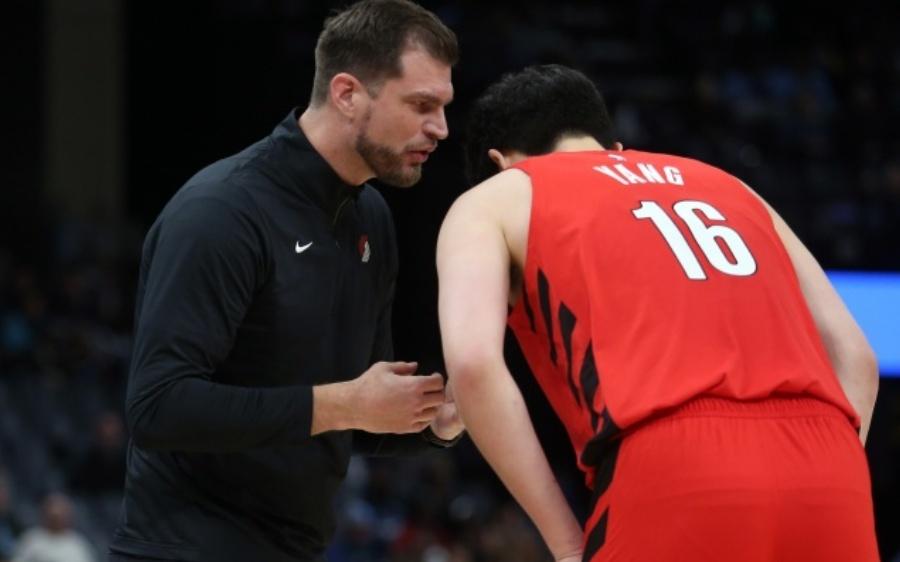 杨瀚森攻守失衡！进攻5中1，幸好防守合格，卡位积极，巩固轮换了