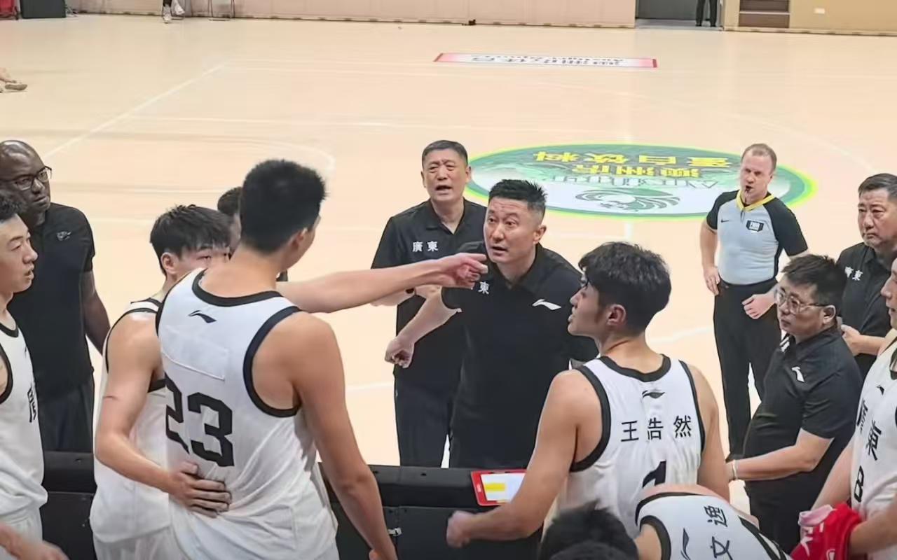 广东男篮再遭重击！徐昕申请交易，球队