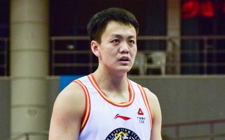 CBA官网更新自由球员名单：新增姜宇