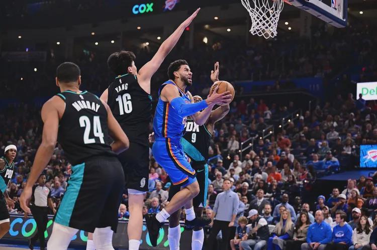 杨瀚森8分4板3助！总得分超越周琦！17