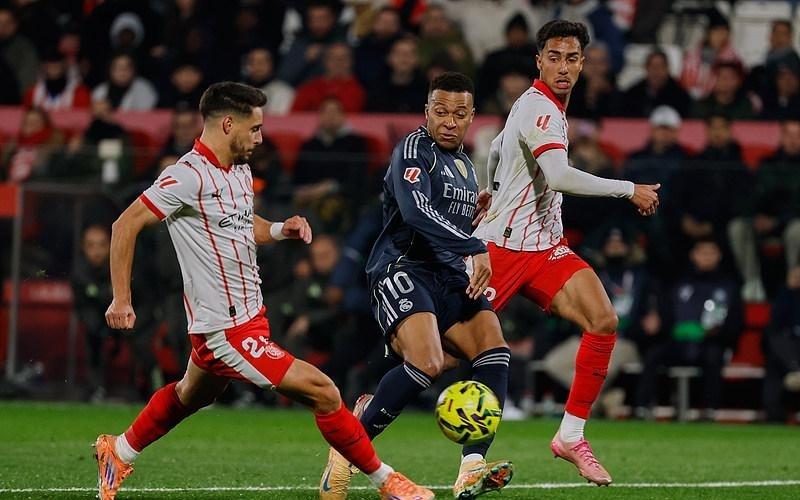 皇马11赫罗纳丢掉联赛榜首