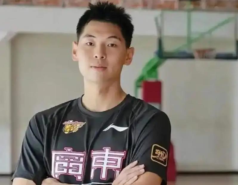 广东队完成CBA体测，崔永熙摸高3米44，徐杰负重深蹲数据亮眼