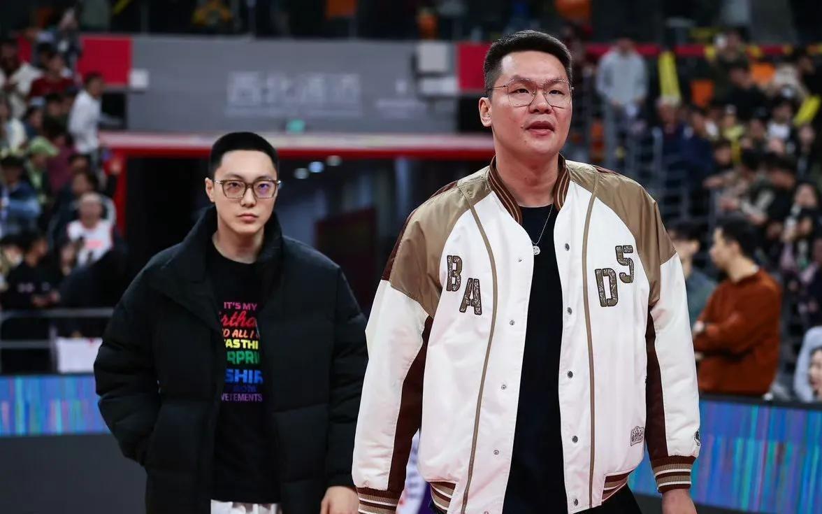 官宣到队！超级外援正式加盟广东宏远