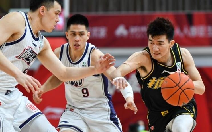 CBA太惨了！新赛季门票被当赠品送：买