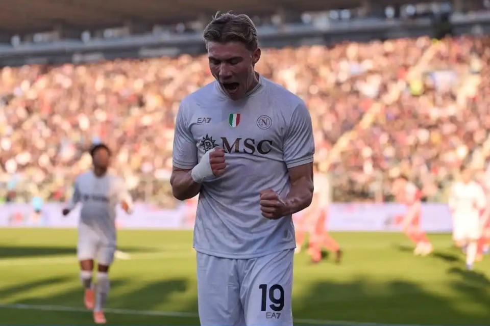 梅开二度！曼联弃将率队豪取3连胜惊艳数据难掩水货本质