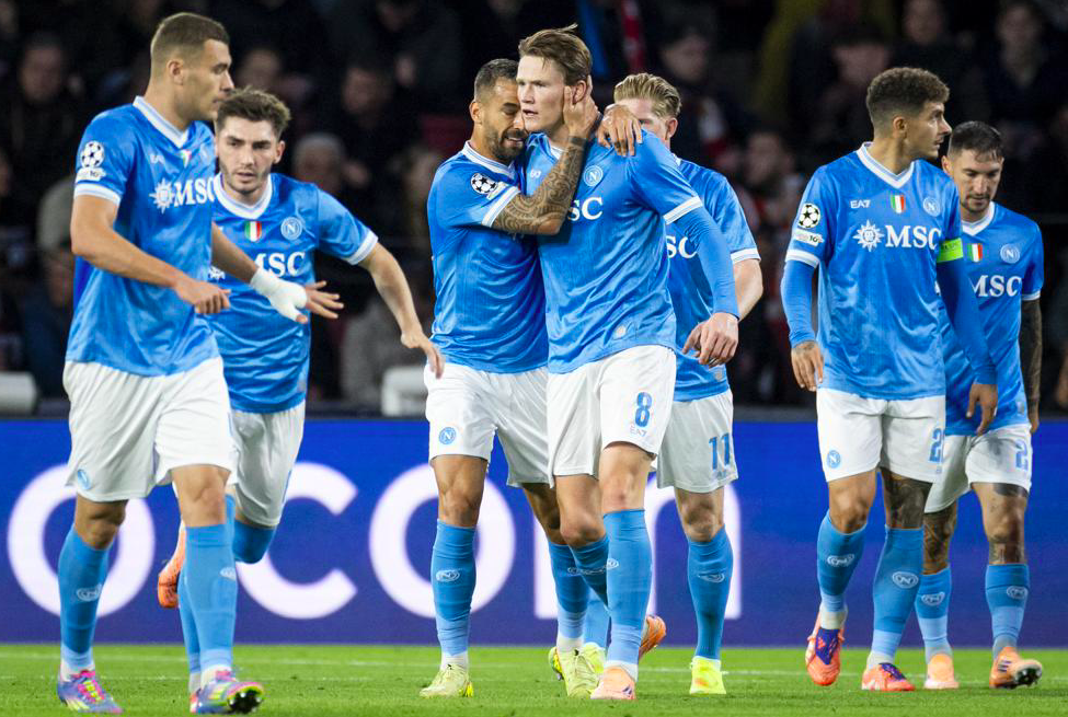 26！欧冠崩盘溃败曼联旧将双响五大联赛卫冕冠军创造耻辱纪录