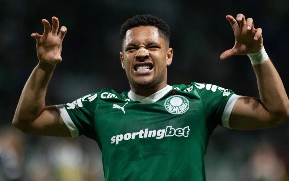 记者：切尔西在努力引进罗克，曼联也在