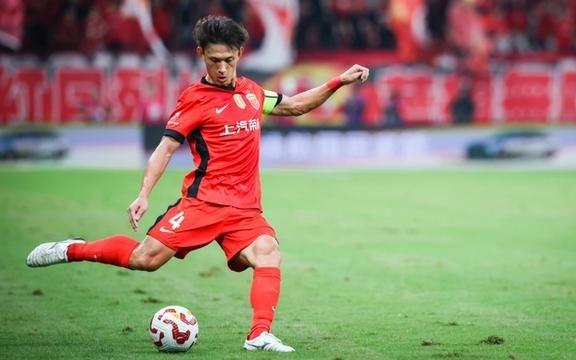 4轮1分垫底缺兵少将的上海海港队不