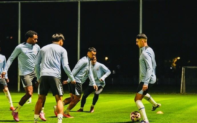 记者：申花今日奔赴天津，战津门虎应该