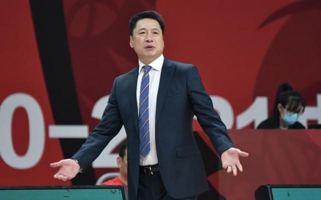 CBA最新消息！张知垚或加盟北京，李春