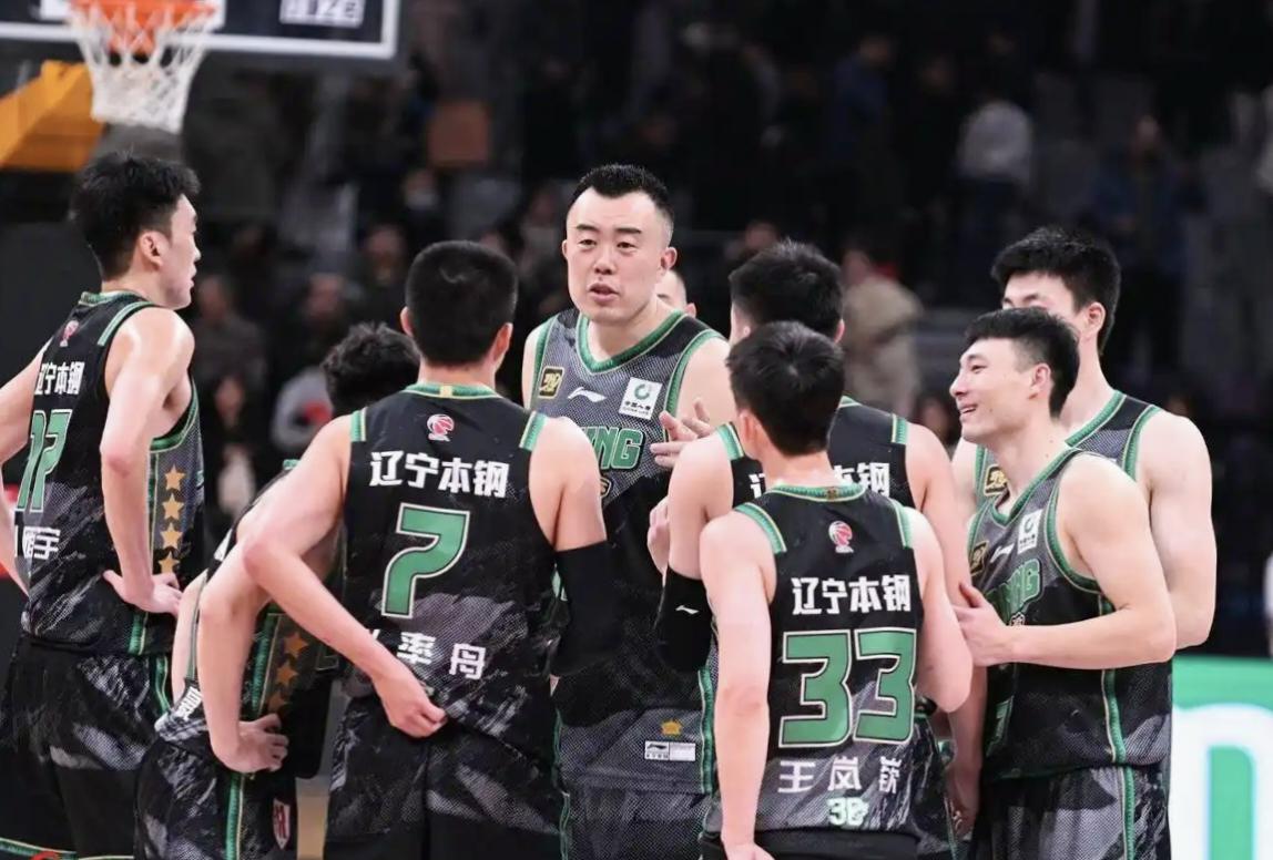 24分钟爆砍25分13板！辽篮新星“篮二
