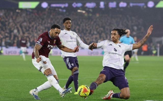 韦斯布朗：约罗不像很久不踢球的样子，选位、上抢都很合理