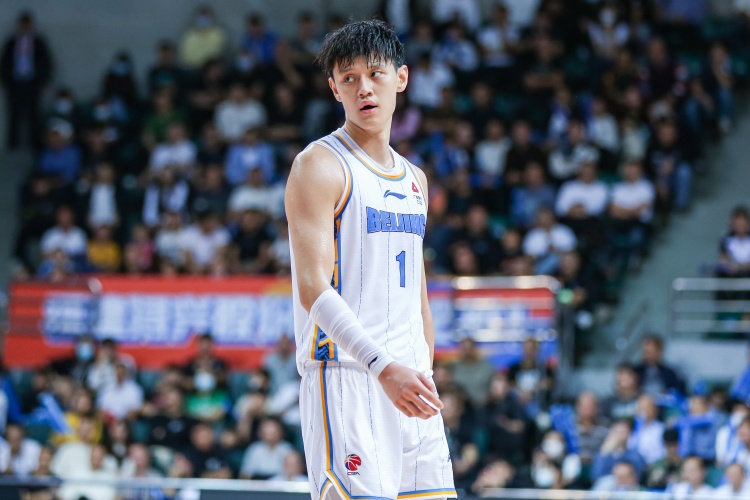曾凡博&所罗门受伤！翟晓川发博晒照：希望我的兄弟平安