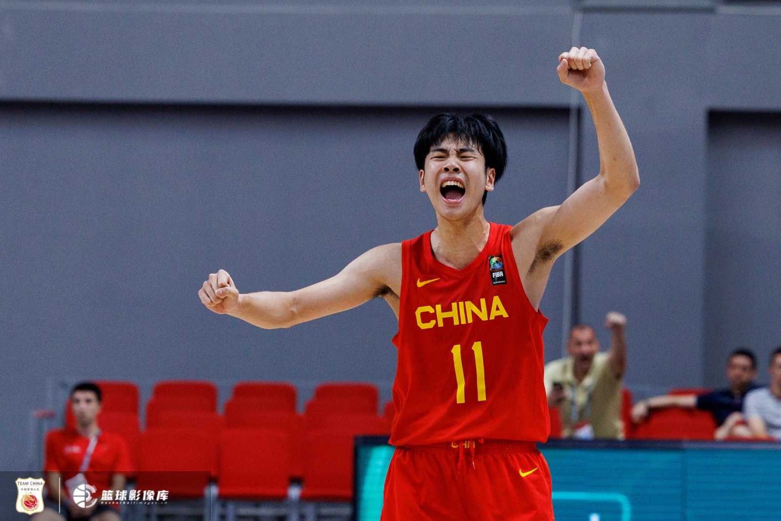 国青胜塞尔维亚IBC俱乐部青年队张博源16+7朱正11分崔新泉19+6