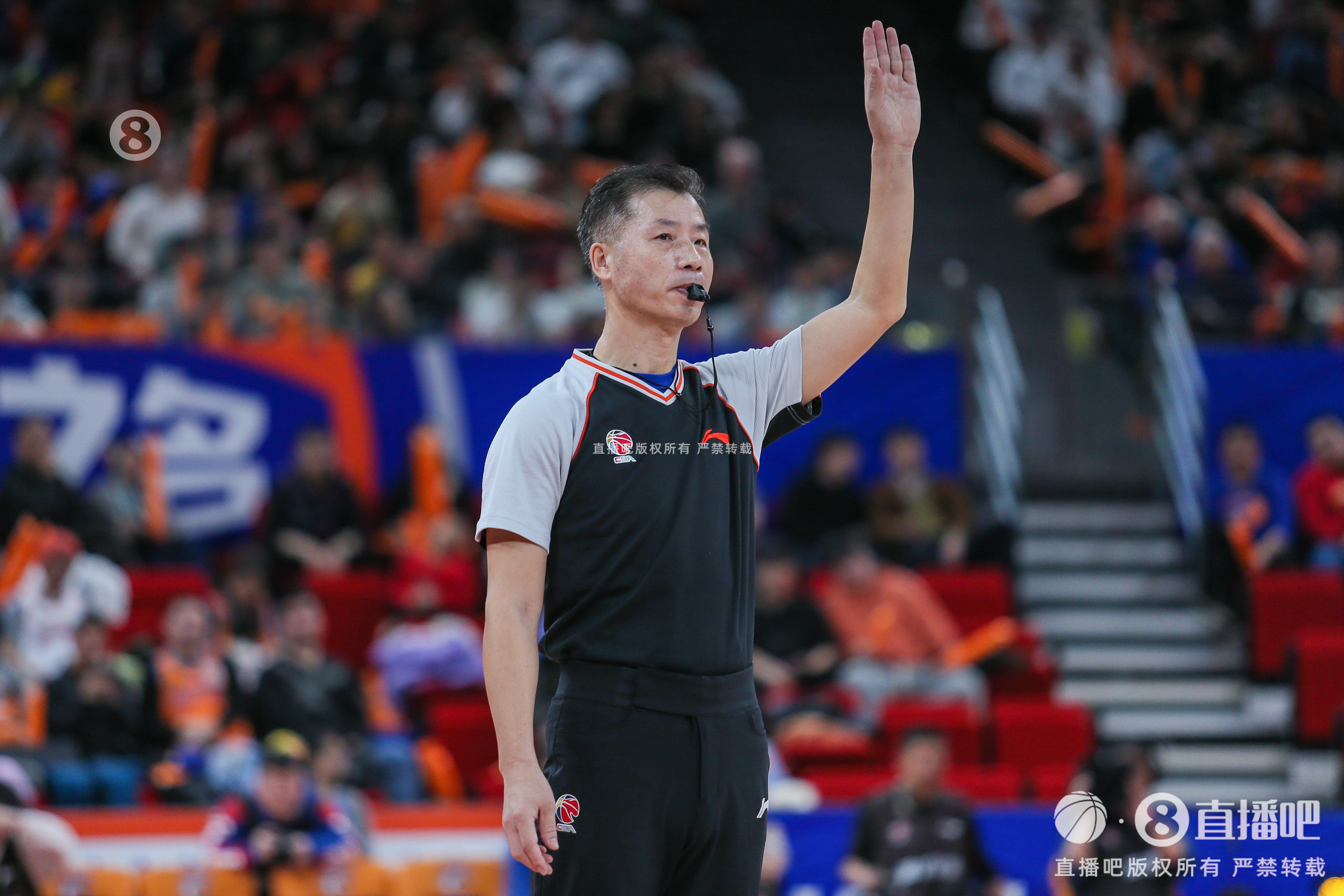 媒体人：提前适应国际裁判尺度避免夏天在亚洲杯中再犯错