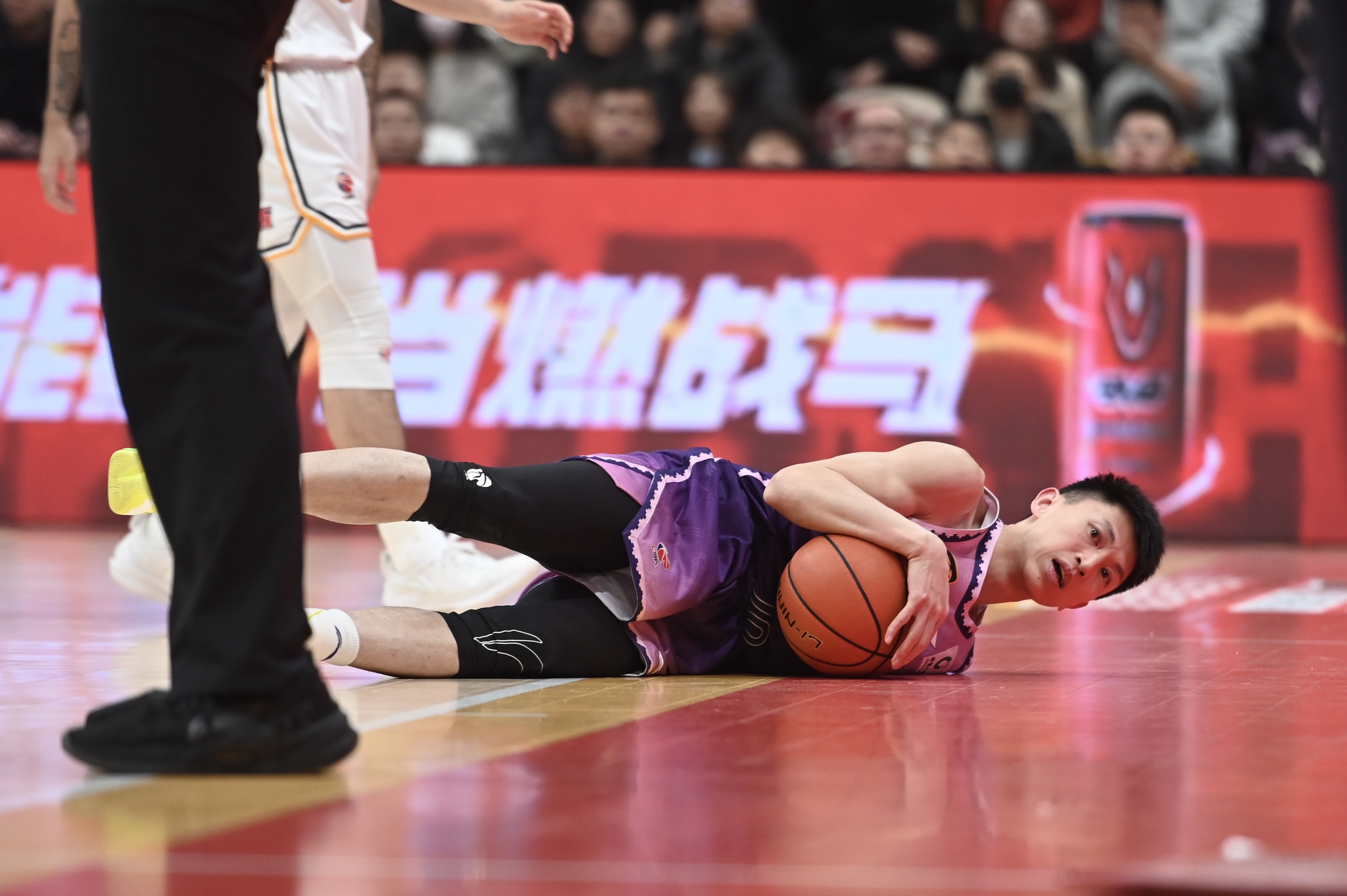直播吧：刘晓宇老伤加重&肌肉拉伤不确定能否打G3