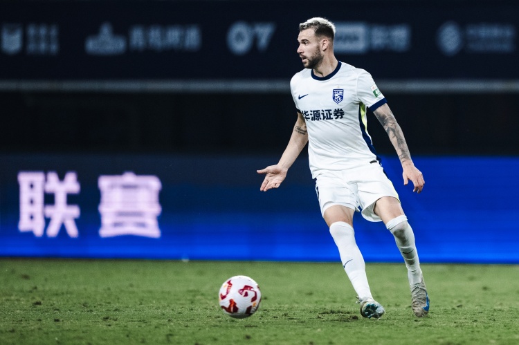 图多列：邓指导对每人都有针对部署适应炎热天气的办法是多喝水