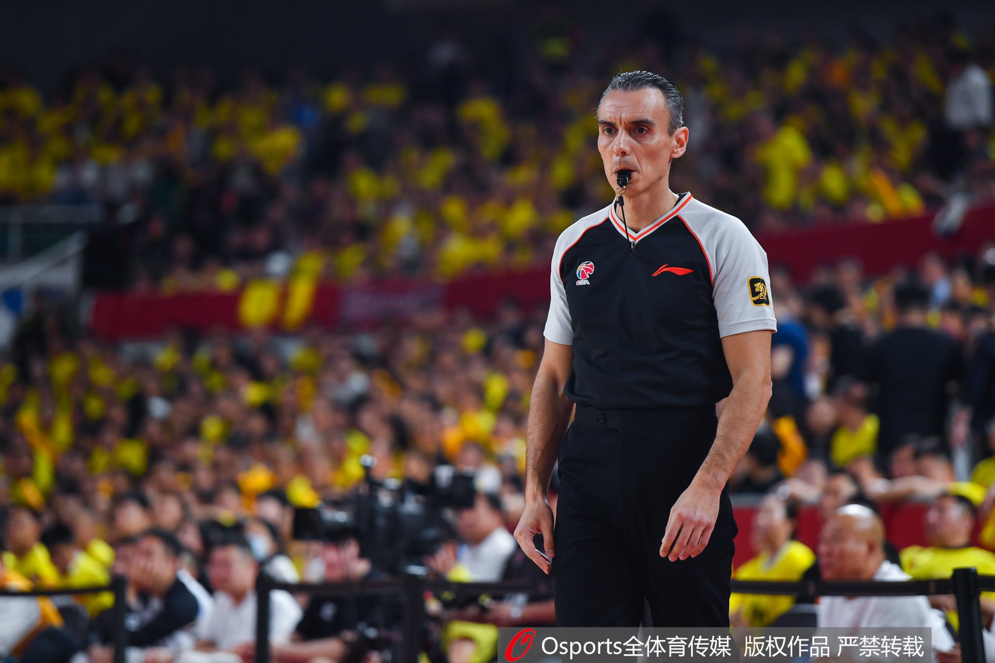 杨毅：为啥请洋裁判错判不被骂“黑哨”啊！最多骂他水平低