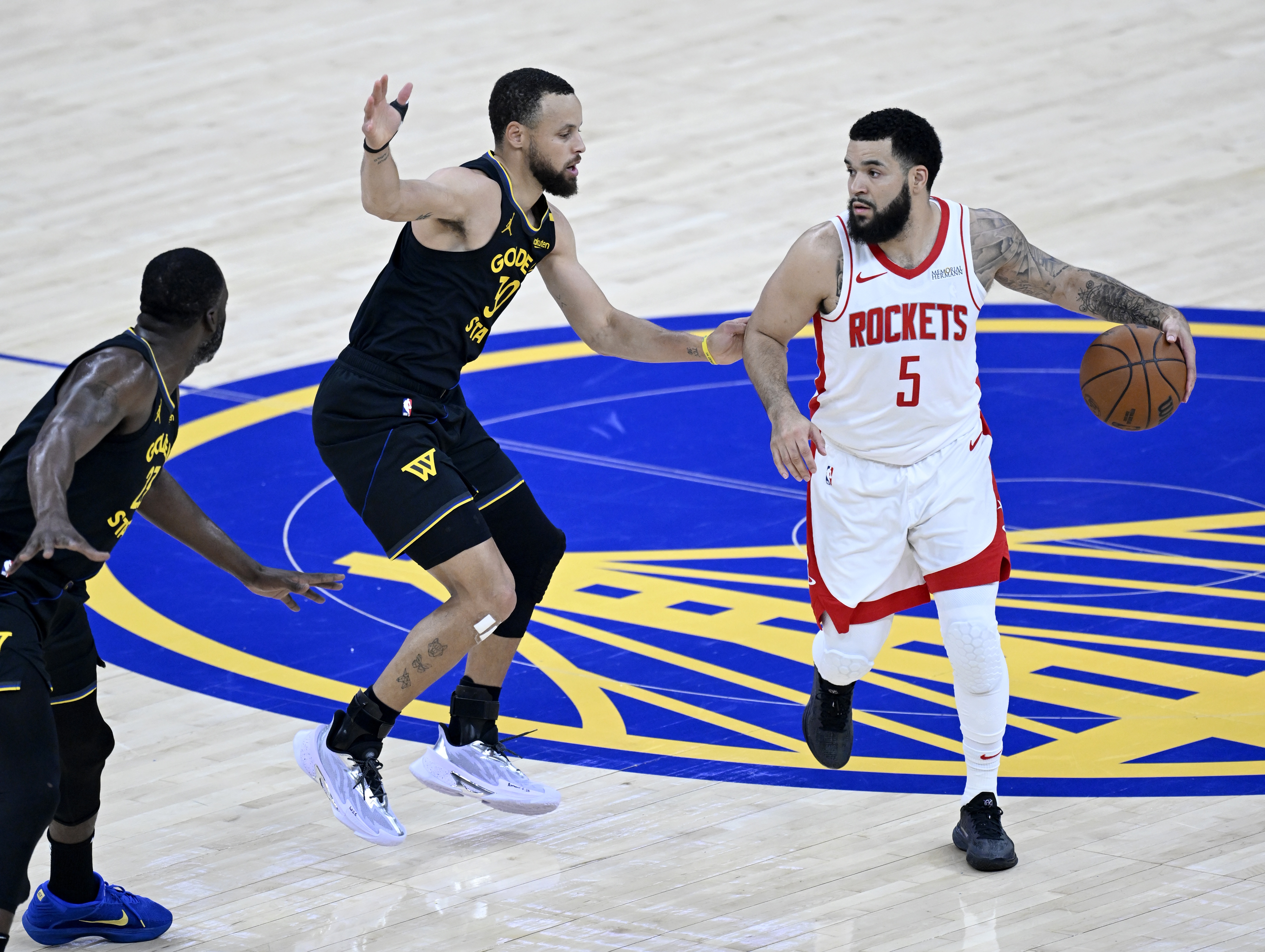 火勇系列赛双方总得分相同&都是728分NBA历史第四次出现