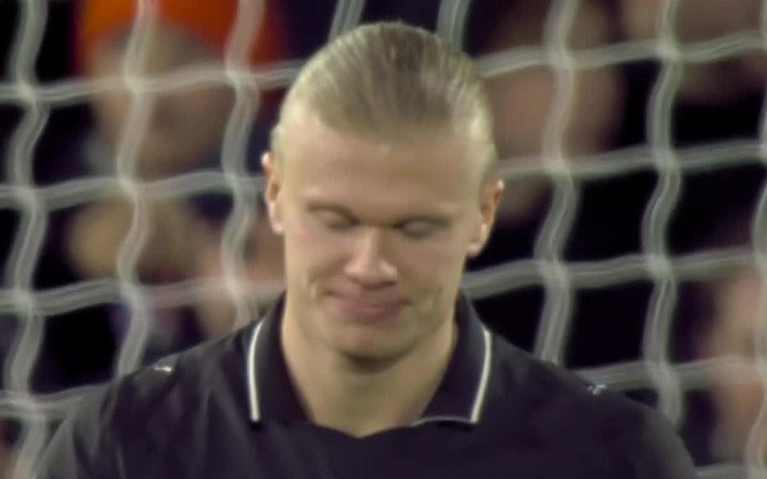 哈兰德自英超首秀以来13次中框，同期