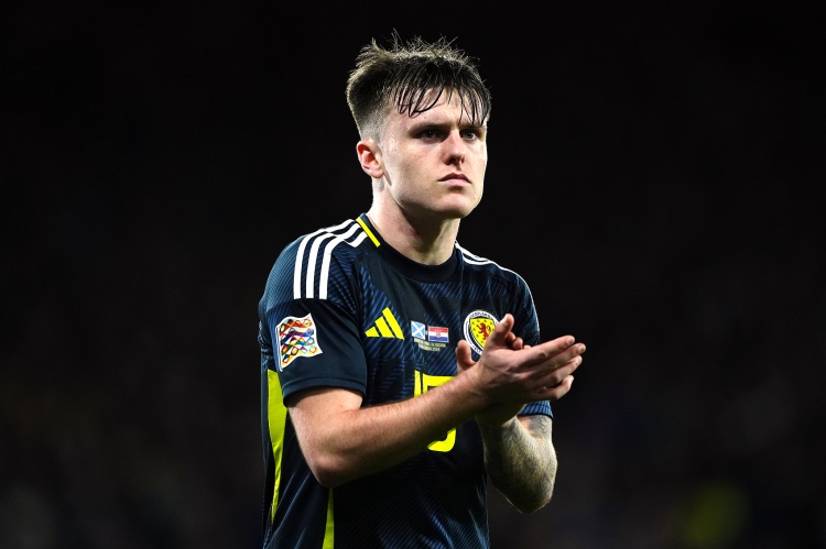 天空：埃弗顿有意签本多克，利物浦计划在季前赛对其进行评估