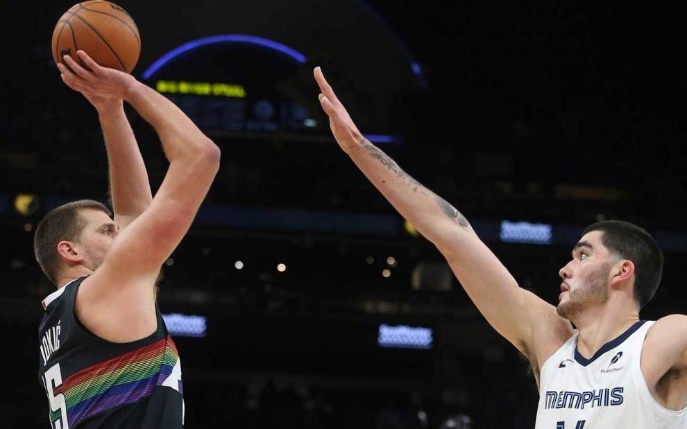 GOAT，范甘迪称掘金队的尼古拉约基奇