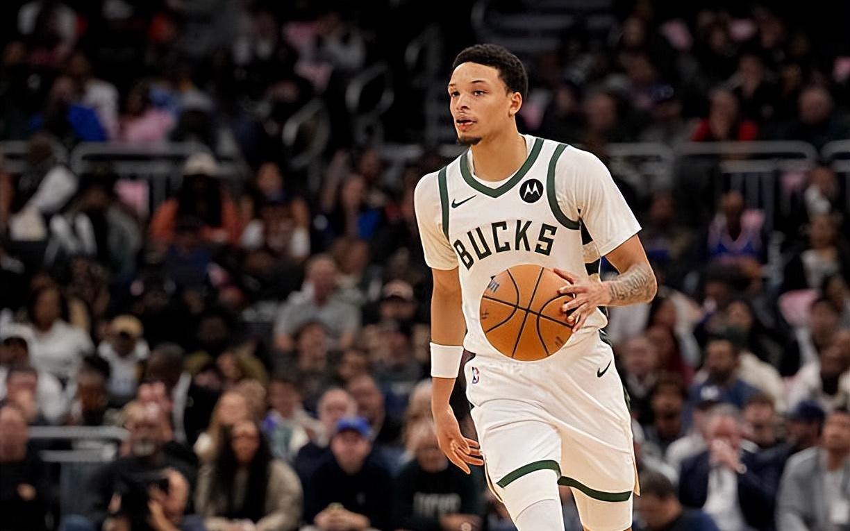 狂砍32分打爆老东家勇士,雄鹿后场新星在进步速度实在是太惊人了