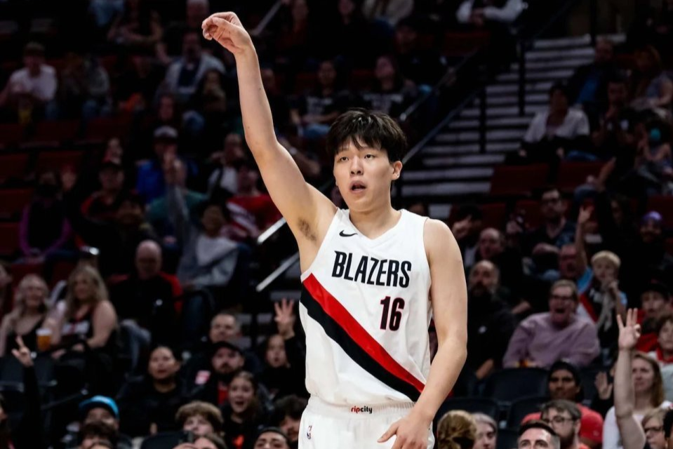 杨瀚森2分1板！开拓者20分大胜终结6连败亨德森复出首秀11+5+9
