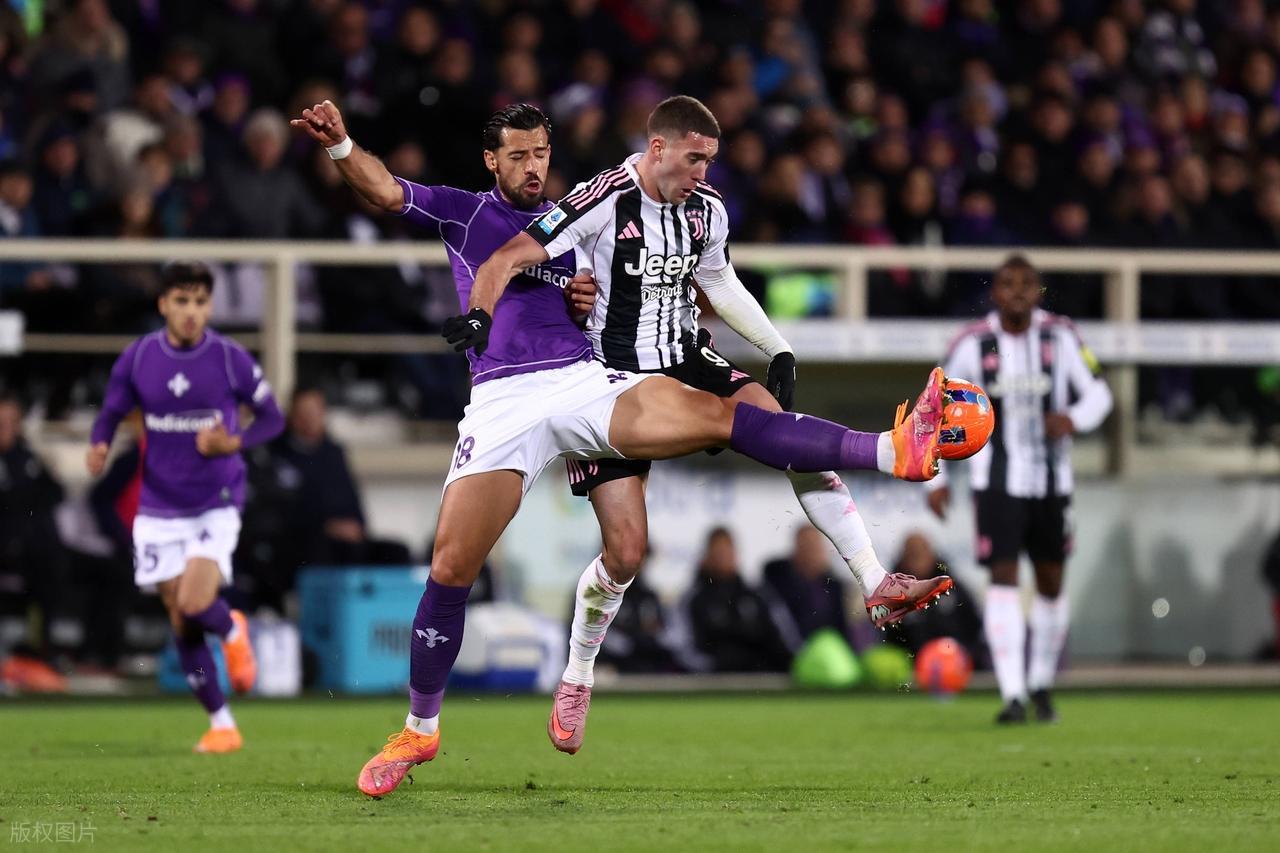 尤文图斯战平佛罗伦萨，斯帕莱蒂挠光